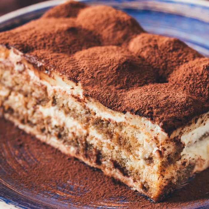 Tiramisu au café maison avec cacao saupoudré