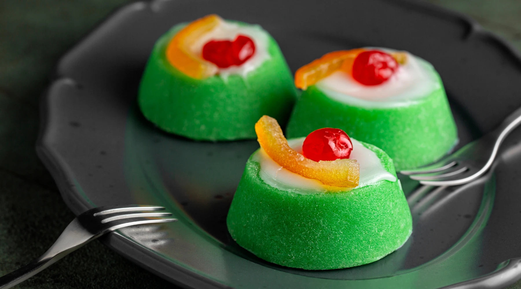 Cassata Siciliana maison avec fruits confits et pâte d’amande