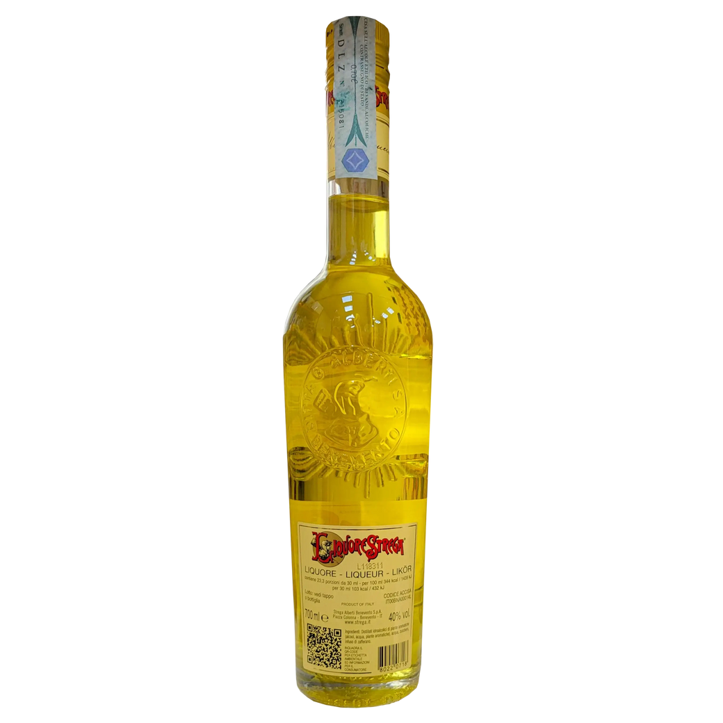 Flasche Strega Likör 70cl, italienische Tradition von Strega Alberti, berühmter goldgelber Likör aus Benevento.