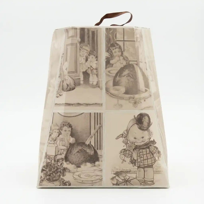 Pandoro Classico Loison 1kg sorti de son emballage, gâteau doré en forme d’étoile avec texture moelleuse typique.