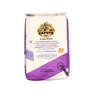 Paquet de farine caputo nuvola type 0, 1kg, idéal pour pizza, texture légère et aérée, de la marque Caputo, célèbre moulin de Naples