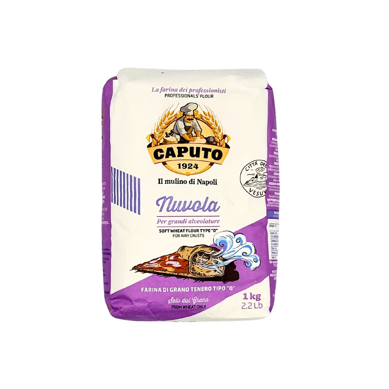 Paquet de farine caputo nuvola type 0, 1kg, idéal pour pizza, affichant la marque Caputo et des éléments graphiques liés à la cuisine italienne.