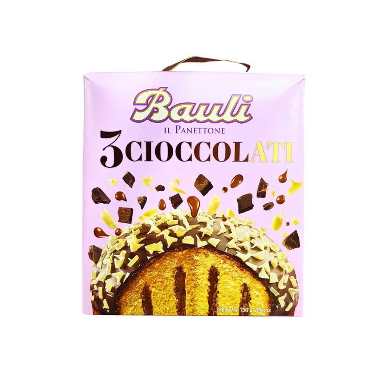 Panettone chocolat Bauli 3 Cioccolati 750 g, illustré avec ses décorations gourmandes et son emballage festif.