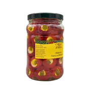 Piments Farcis au Fromage Contado degli Acquaviva en gros plan - Texture crémeuse de ricotta avec câpres et huile de tournesol