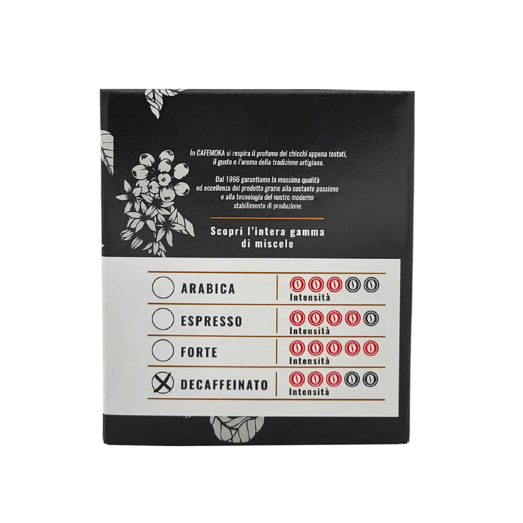 Achteraanzicht van de verpakking van Cafémoka Cafe Decaf, compatibel met Nespresso, toont de intensiteitsniveaus — Cafeïnevrije capsules compatibel met Nespresso.