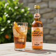 Aranciata Amara Lurisia – Boisson Orange Amère (27,5 cl) - en situation d'usage