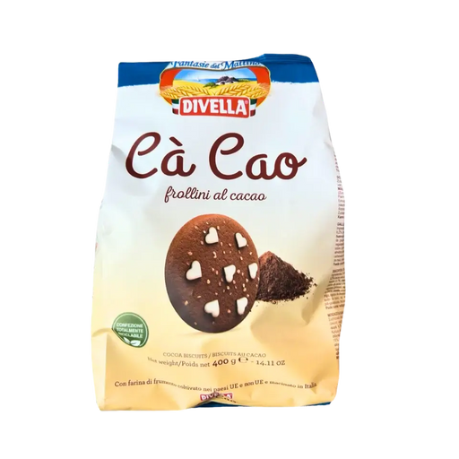 Emballage des biscuits italiens au cacao – Divella Cà Cao Frollini 400 g avec un design en forme de cœur blanc.