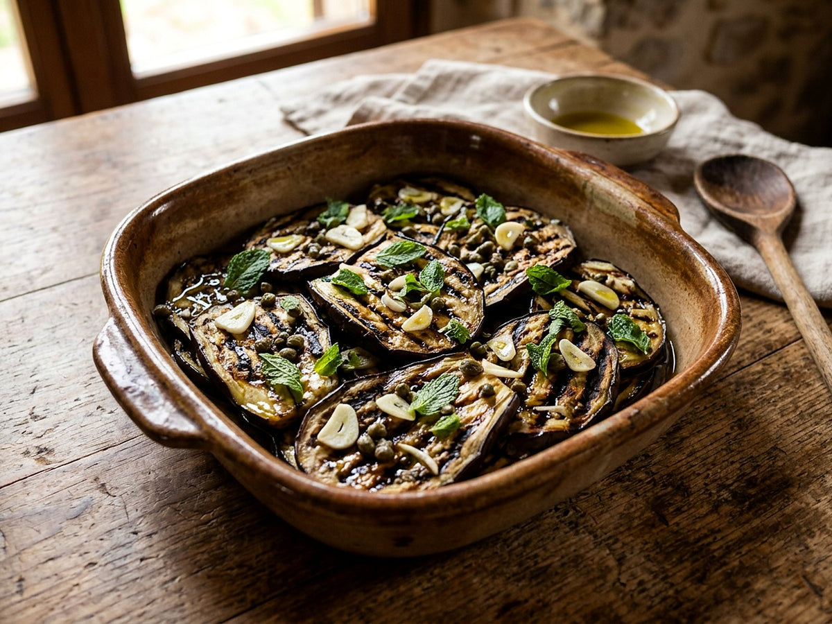 Aubergines grillées marinées à la menthe et aux câpres