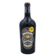 Bouteille de vin rouge italien Lupo Meraviglio Tre Di Tre Puglia IGT 75 cl, un vin élégant aux arômes de fruits noirs et d’épices.