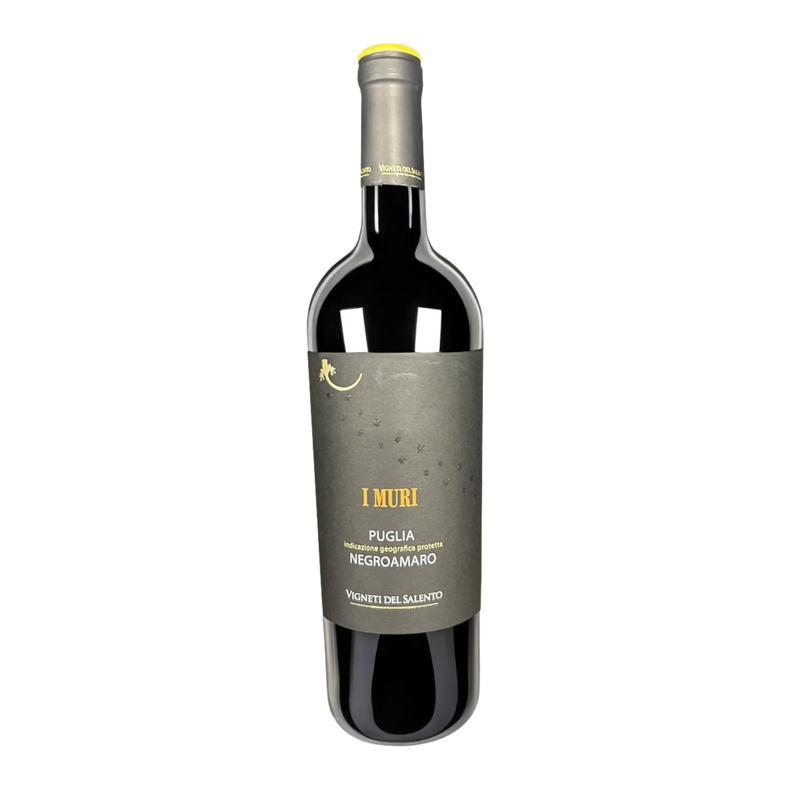 Bouteille d'I Muri Negroamaro Puglia IGP de Vigneti del Salento, 75cl, un vin rouge italien riche.    Sources