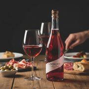 Vin Lambrusco Rosato Emilia IGT – Pétillant (75 cl) — en situation