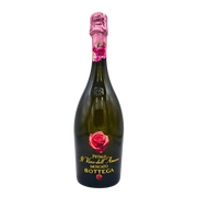 Bouteille de Moscato Bottega Petalo Il Vino dell'Amore 75cl, vin pétillant doux italien avec décoration florale rouge.