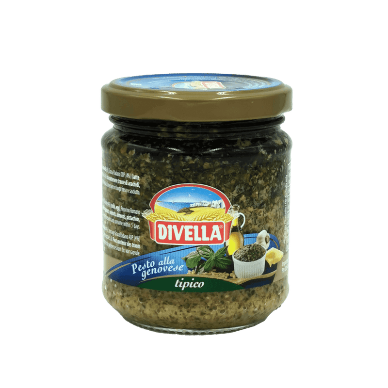 Pesto Alla Genovese Divella en gros plan – pot verre 190 g, basilic et pignons visibles