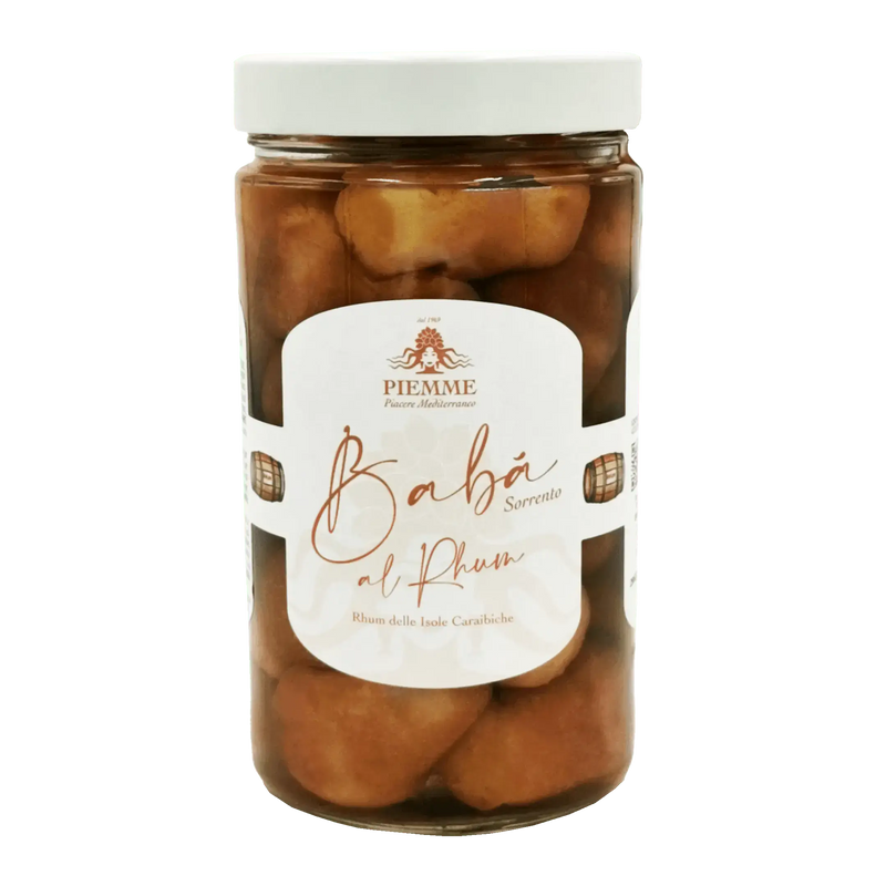 Bocal de Baba au Rhum de Sorrente, pâtisserie italienne authentique imbibée de sirop au rhum, inspirée de la côte amalfitaine.